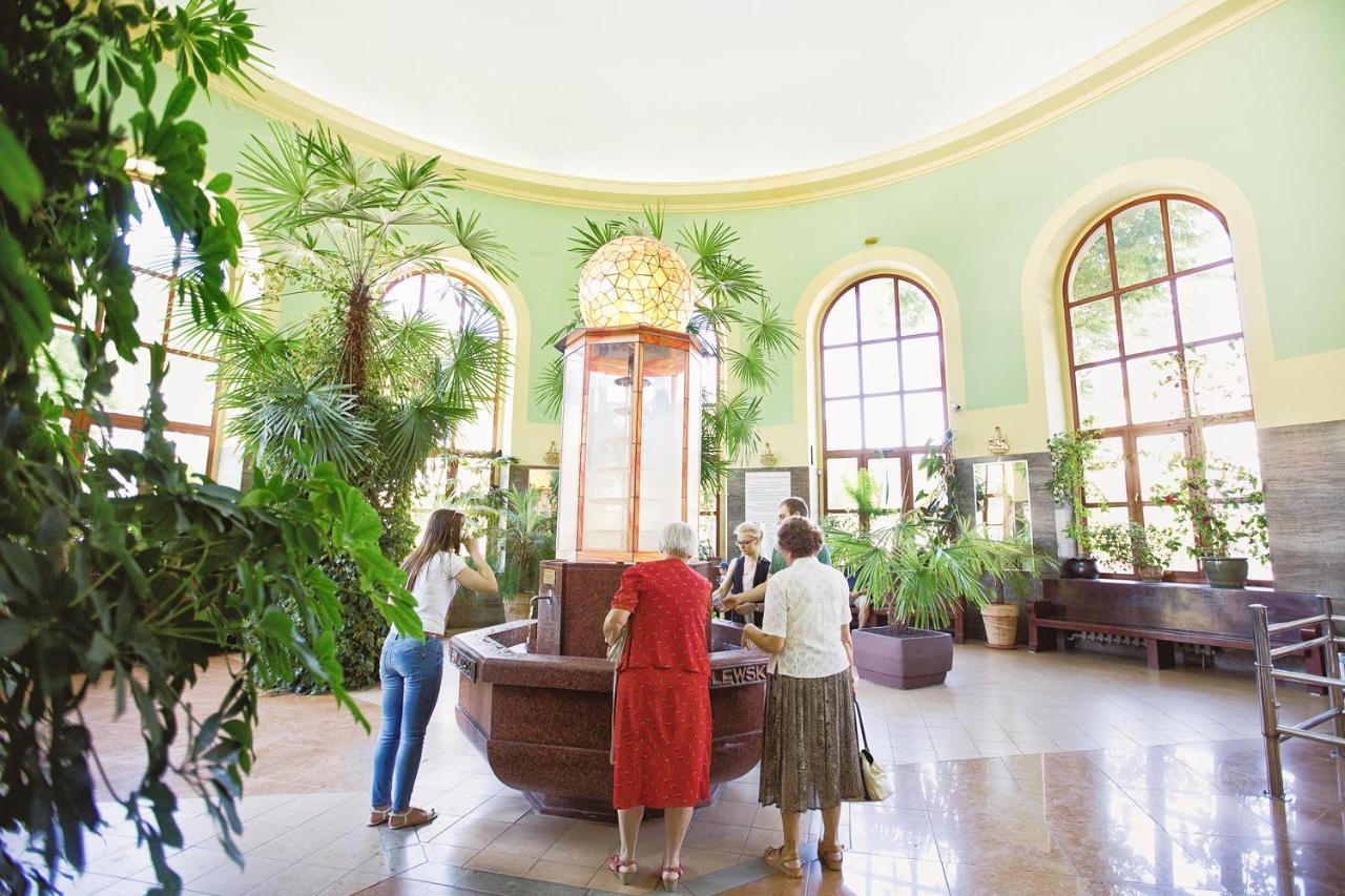 Hotel Polonia Kudowa-Zdrój Exteriér fotografie